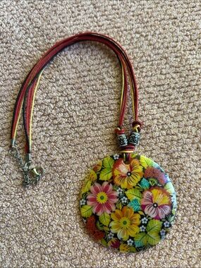 Hand painted floral shell pendent necklace